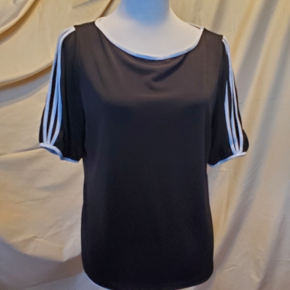 7th Avenue Design of New York Black & White Top 💕